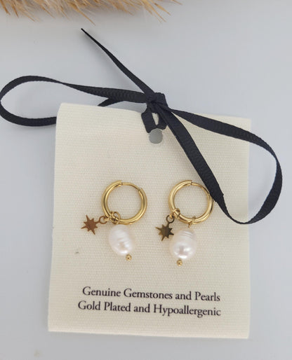 Gold huggie hoops / Moon earrings / Star / Hoops / 18k Gold plated / Gift / Cute / Wedding / Bridesmaid / Boho / Ethnic style / Birthday