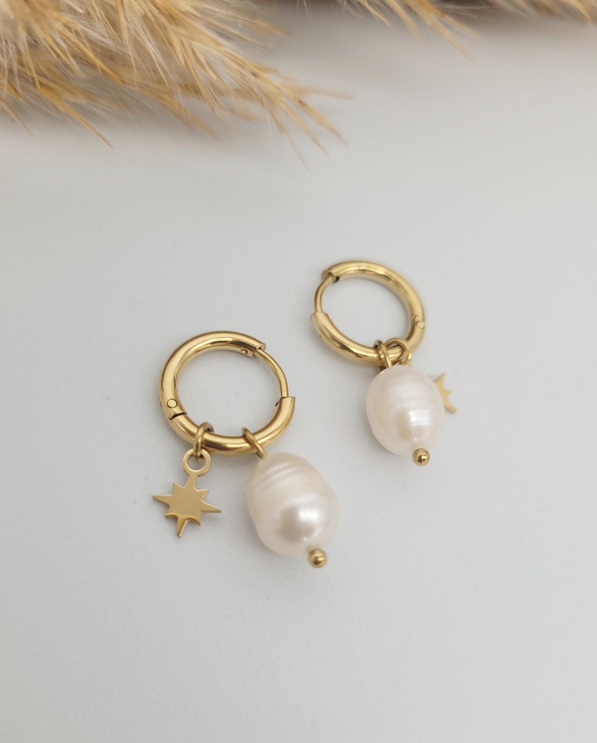 Gold huggie hoops / Moon earrings / Star / Hoops / 18k Gold plated / Gift / Cute / Wedding / Bridesmaid / Boho / Ethnic style / Birthday