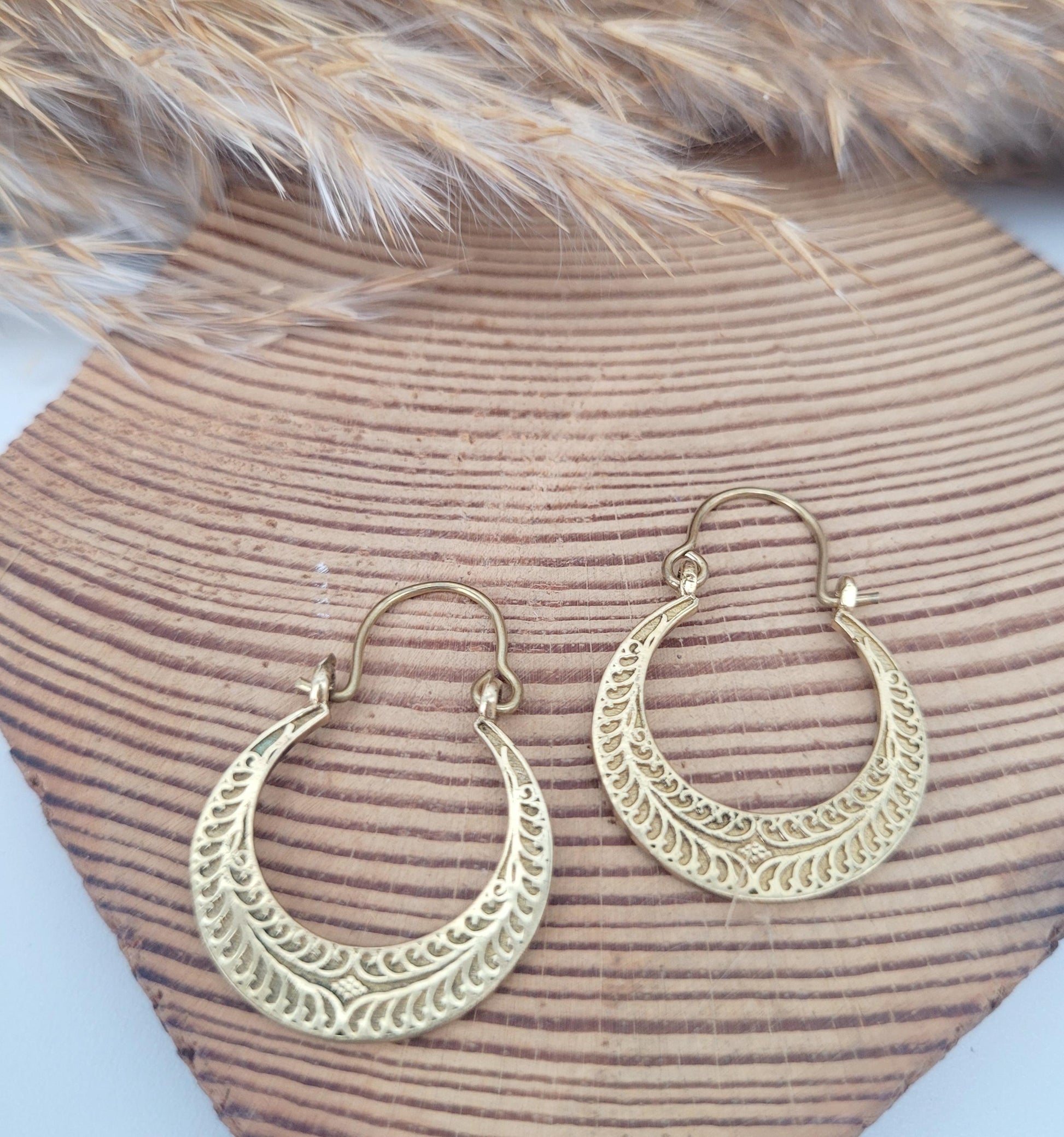 Small silver hoops / Detailed hoops / Dainty earrings / Everyday jewellery / Minimal / Minimalist / Gift