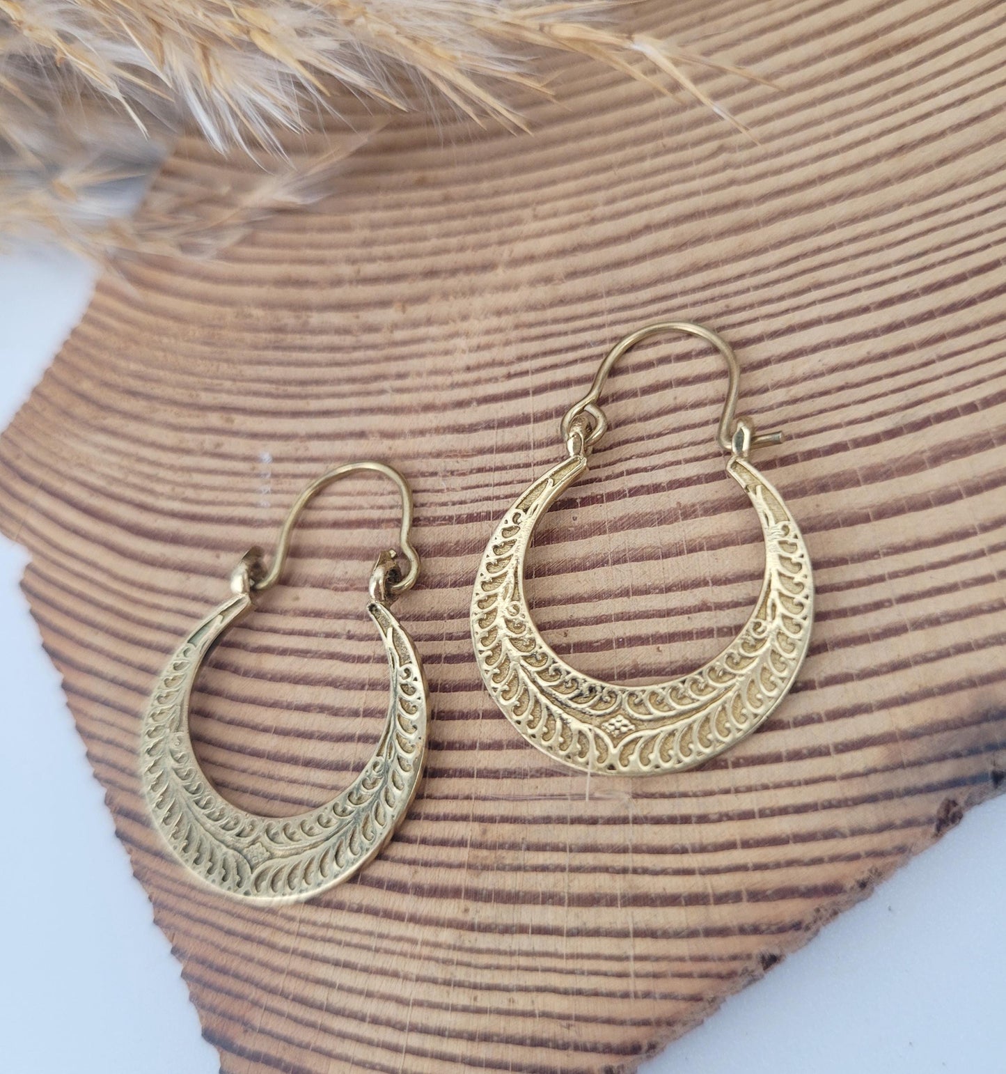 Small silver hoops / Detailed hoops / Dainty earrings / Everyday jewellery / Minimal / Minimalist / Gift
