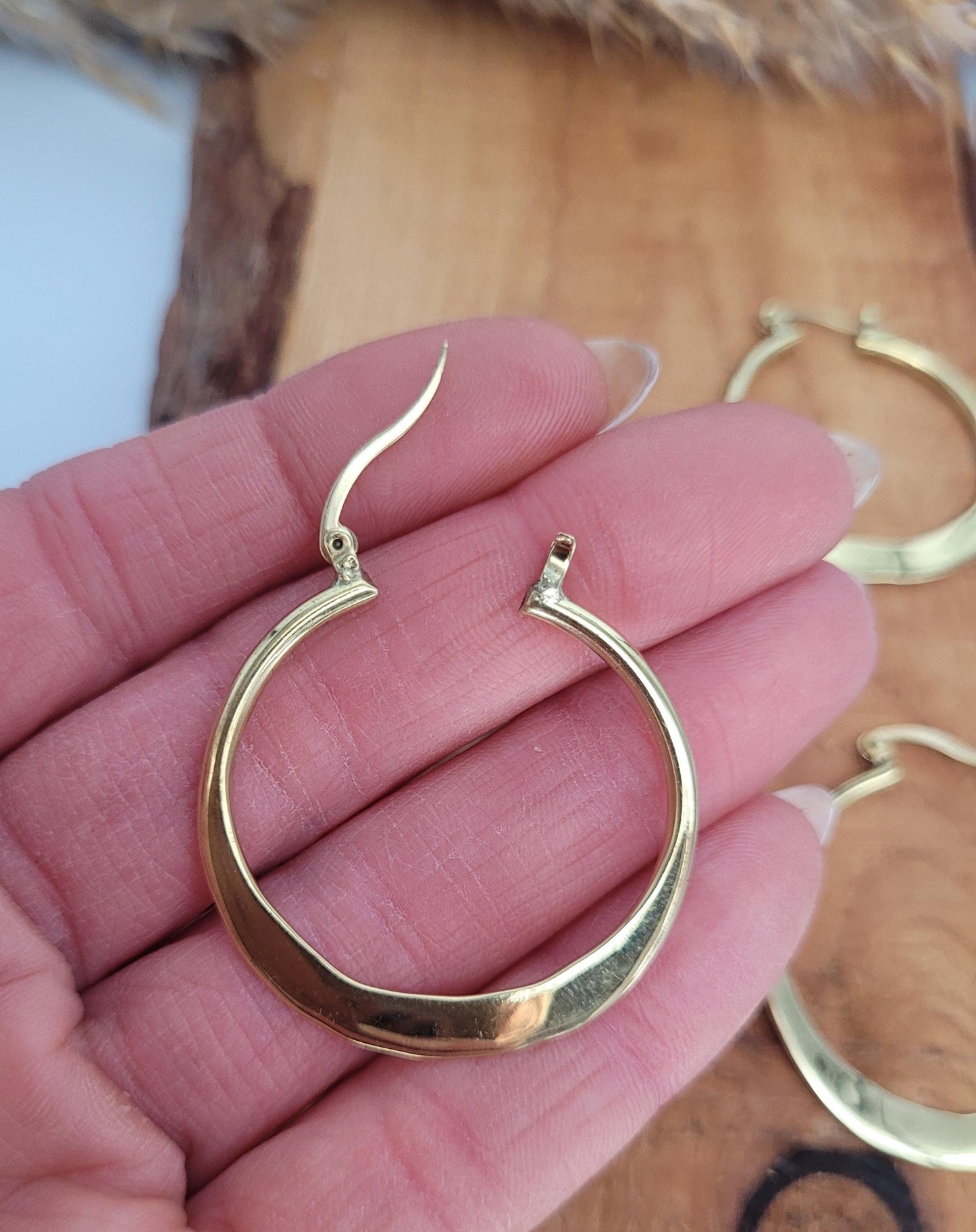 Brass hammered hoops / Hoop earrings / Small hoops / Large hoops / Hippie / Unique / Free uk shipping / Gift