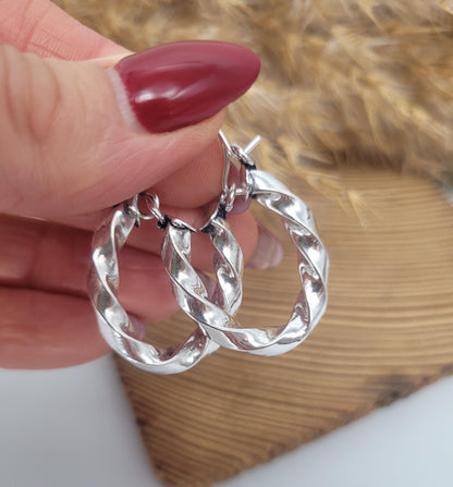 Silver hoops / Twisted hoop earrings / Unique hoops / Simple / Cute / Gift idea / Lightweight earrings