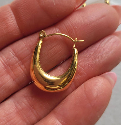 18k gold hoops / Hoops / Minimal / Minimalist / Cute / Gift / Everyday wear / Gold