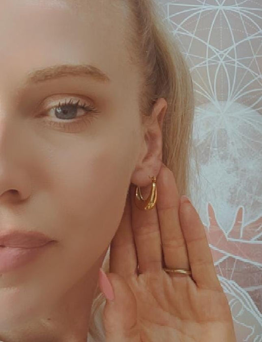 18k gold hoops / Hoops / Minimal / Minimalist / Cute / Gift / Everyday wear / Gold