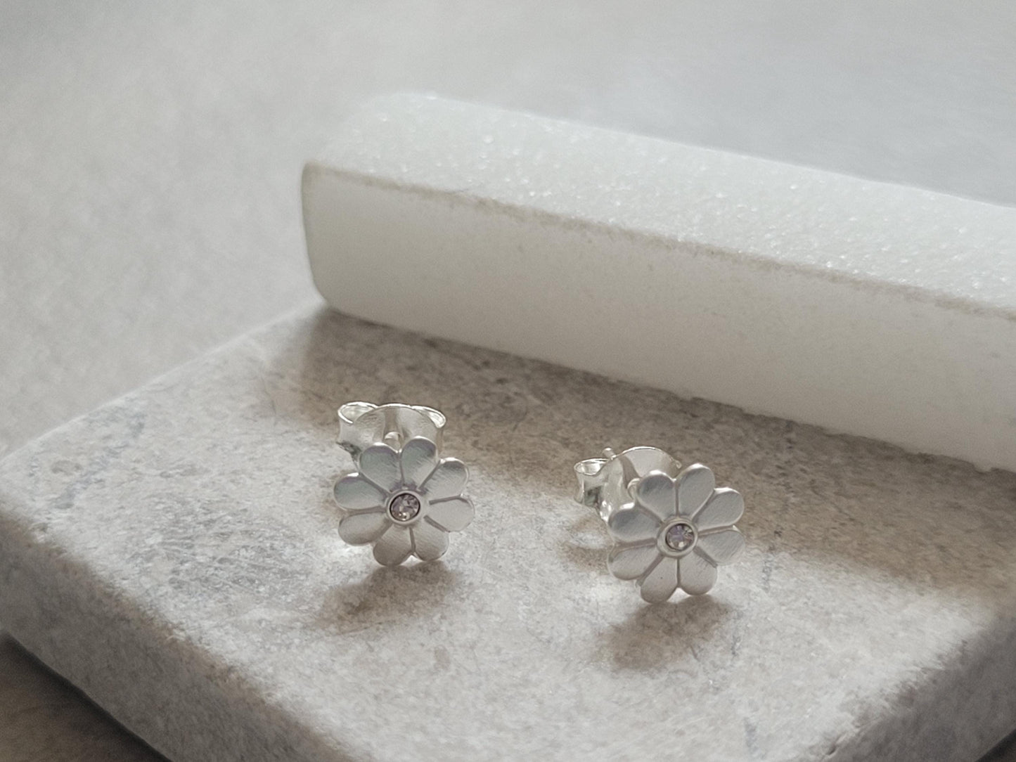 sterling silver flower studs / 925 sterling silver / Studs / Minimal / Minimalist / Cute / Flowers