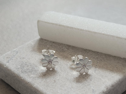sterling silver flower studs / 925 sterling silver / Studs / Minimal / Minimalist / Cute / Flowers