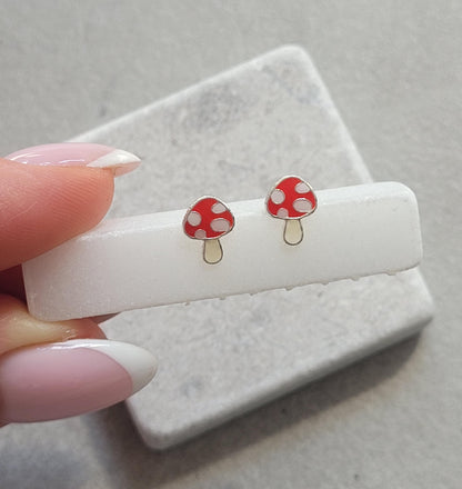 Sterling silver mushroom studs / Mushrooms / Studs / Silver / Gift / Festival / Minimal / Minimalist