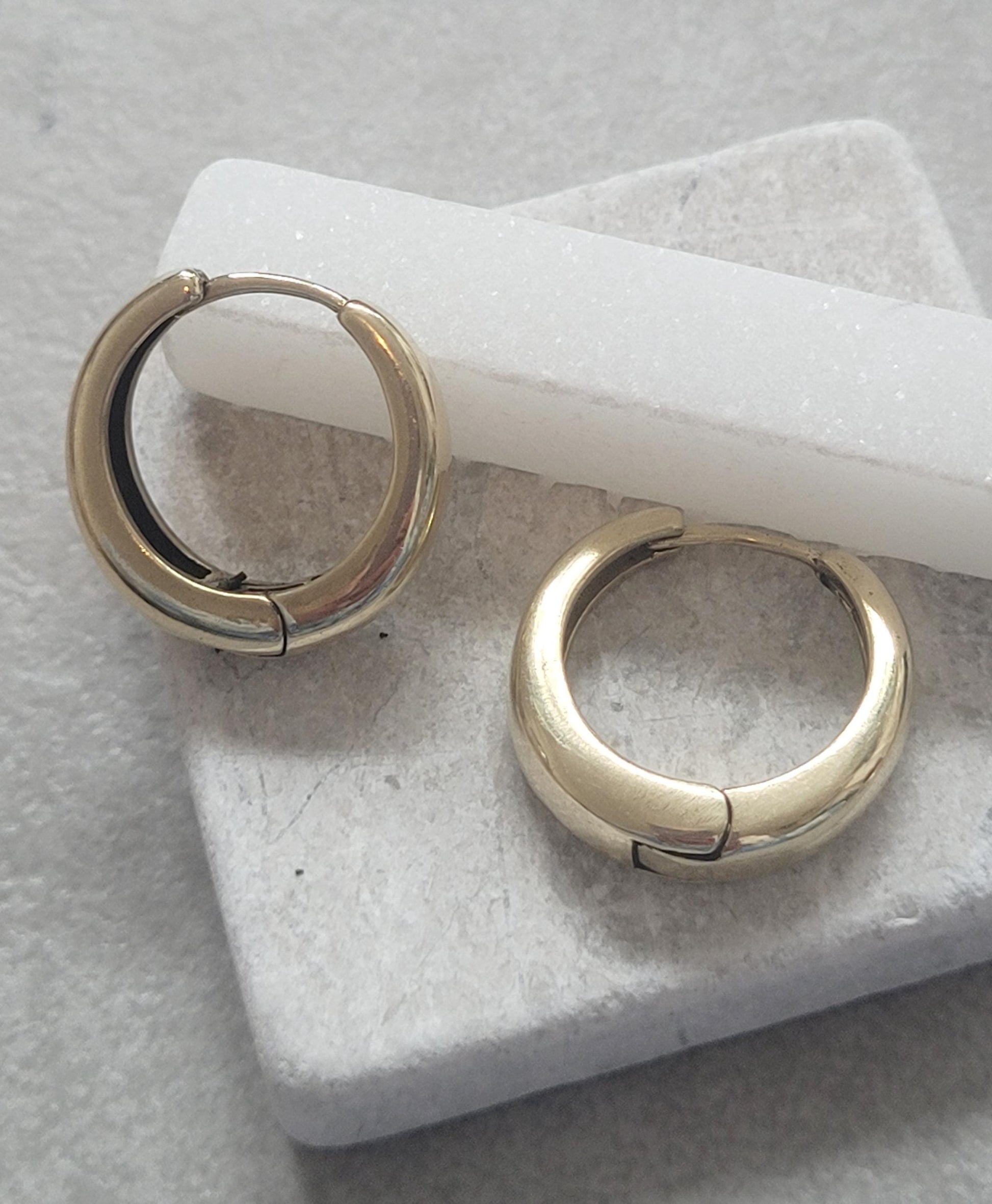 Brass clicker hoops / Hoops / Golden hoops / Cute / Pretty / Small earrings / Bohemian