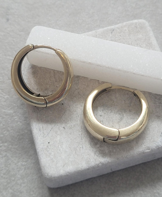 Brass clicker hoops / Hoops / Golden hoops / Cute / Pretty / Small earrings / Bohemian