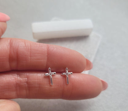 sterling silver cross studs / Studs / Silver earrings / Religous / Cross / Pray