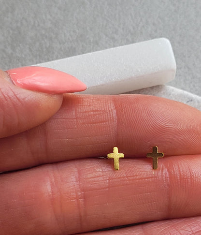 925 sterling silver 18k gold plated Cross studs / Gold Cross/ Studs / Earings / Gift / Minimal / Minimalist jewellery