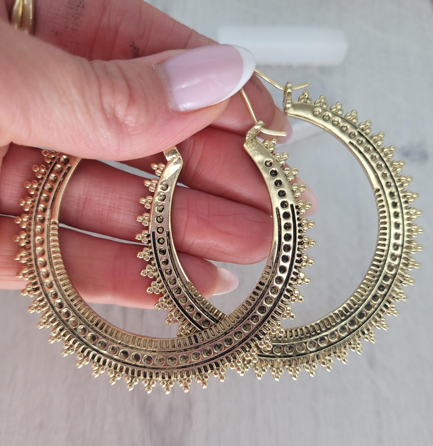 Extra large golden hoops / Hoop earrings / Detailed hoops / Gift / Pretty / Brass / Statement / Big hoops