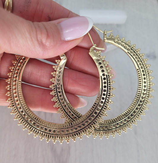 Extra large golden hoops / Hoop earrings / Detailed hoops / Gift / Pretty / Brass / Statement / Big hoops