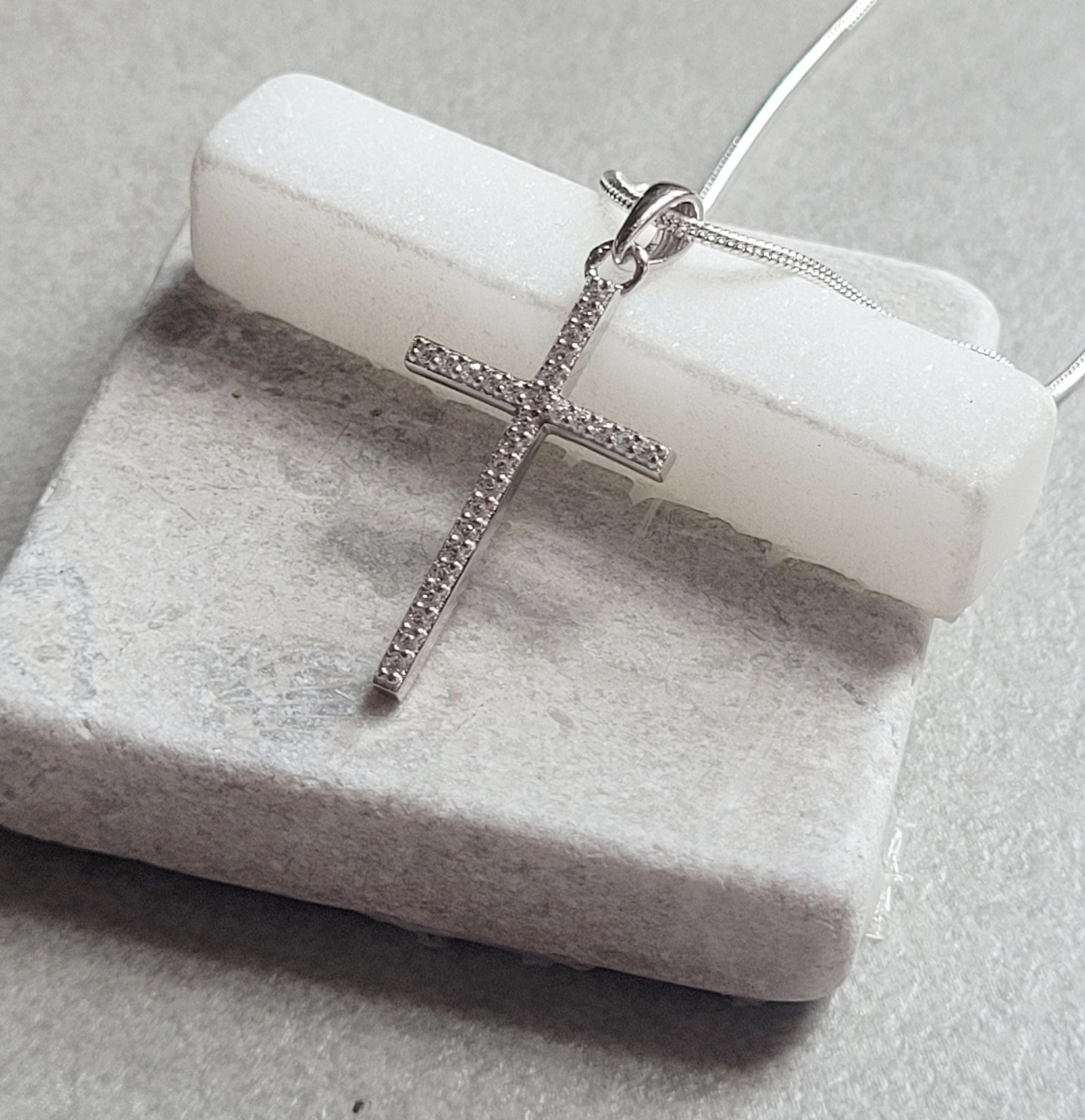Sterling silver cross necklace / Cross / Gift / Silver chain / Silver necklace / Minimal / Minimalist