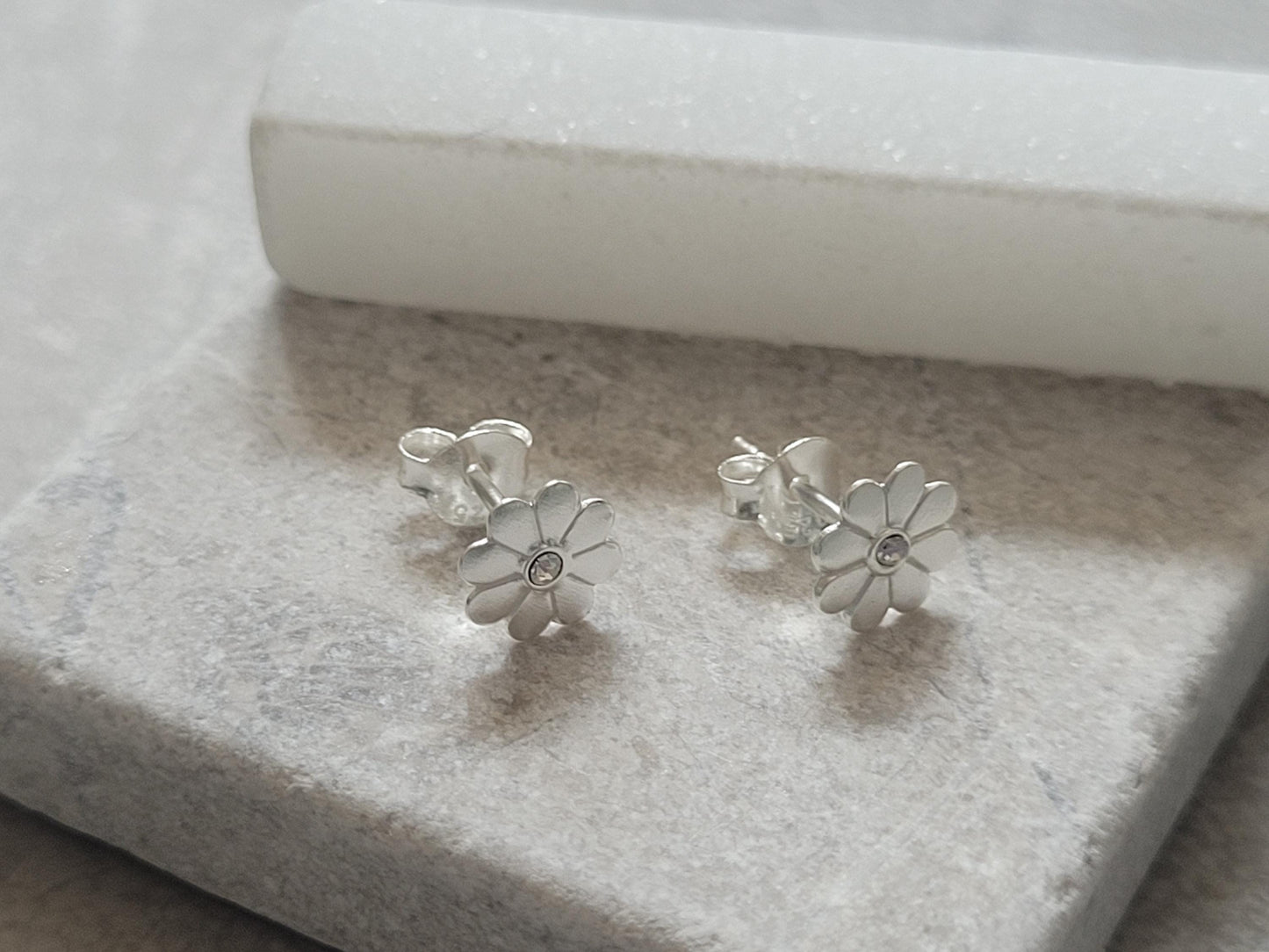 sterling silver flower studs / 925 sterling silver / Studs / Minimal / Minimalist / Cute / Flowers
