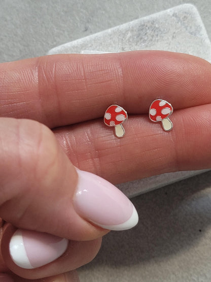 Sterling silver mushroom studs / Mushrooms / Studs / Silver / Gift / Festival / Minimal / Minimalist