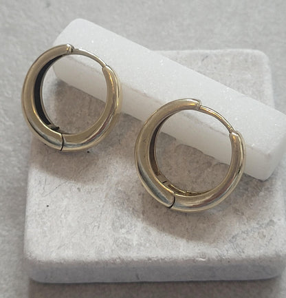 Brass clicker hoops / Hoops / Golden hoops / Cute / Pretty / Small earrings / Bohemian