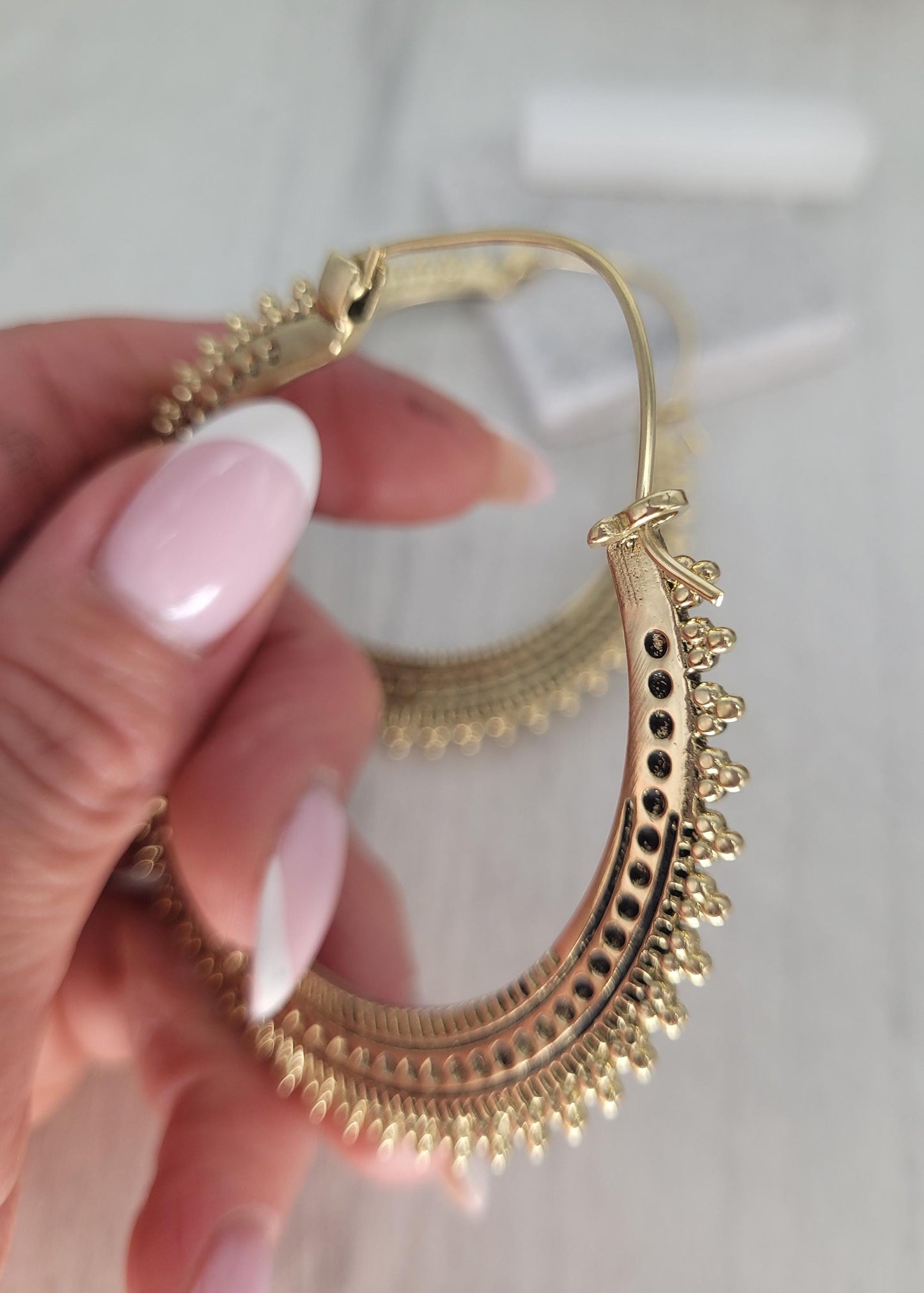 Extra large golden hoops / Hoop earrings / Detailed hoops / Gift / Pretty / Brass / Statement / Big hoops