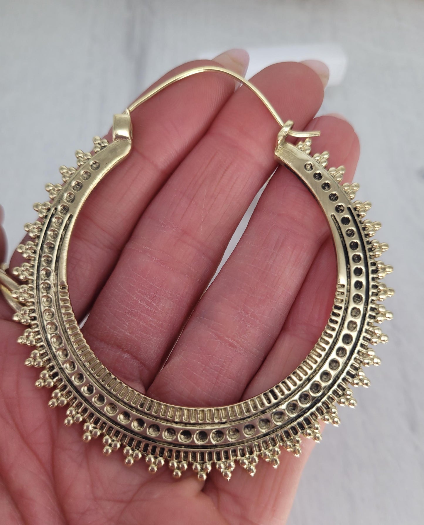 Extra large golden hoops / Hoop earrings / Detailed hoops / Gift / Pretty / Brass / Statement / Big hoops