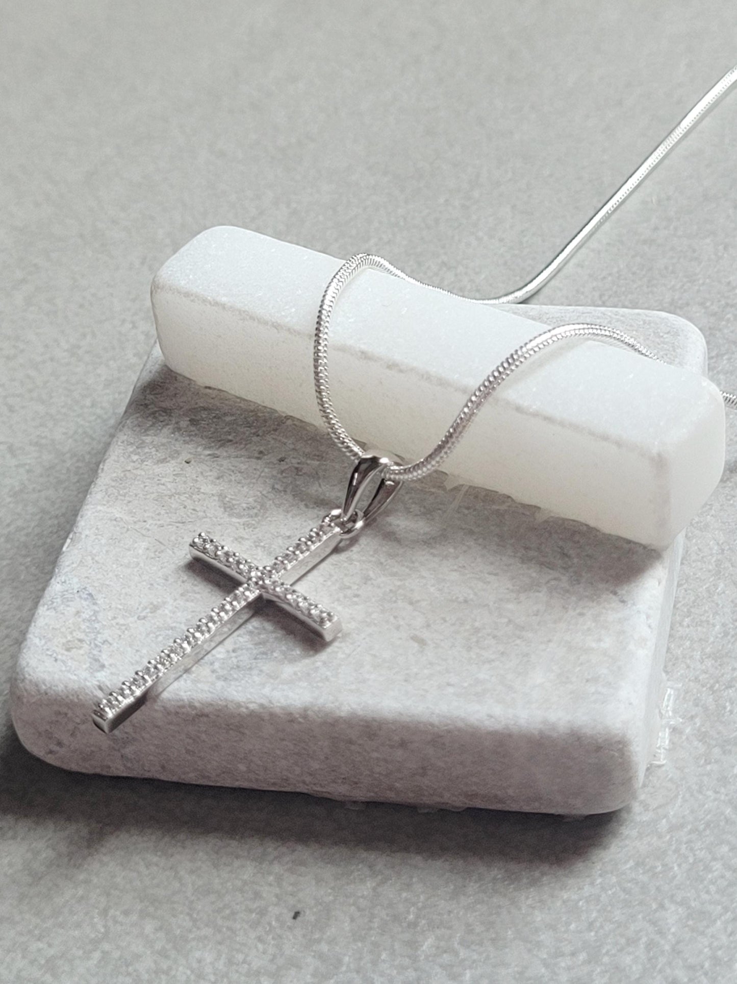Sterling silver cross necklace / Cross / Gift / Silver chain / Silver necklace / Minimal / Minimalist