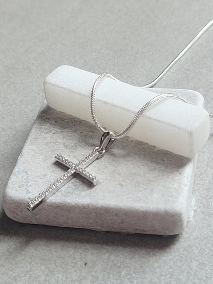 Sterling silver cross necklace / Cross / Gift / Silver chain / Silver necklace / Minimal / Minimalist