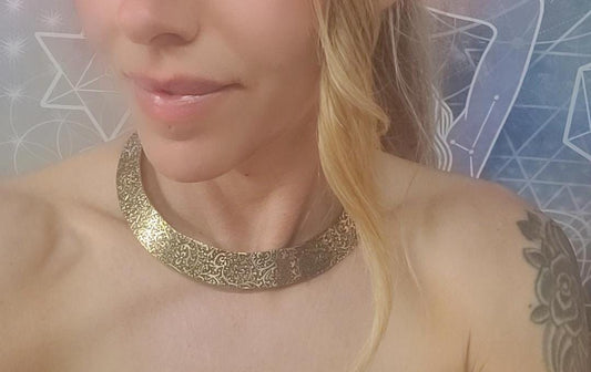 Golden choker necklace / Unique Flower design / Ethnic necklace / Gift / Silver / Statement / Luxurious / Modern / Minimal / Elegant / Brass