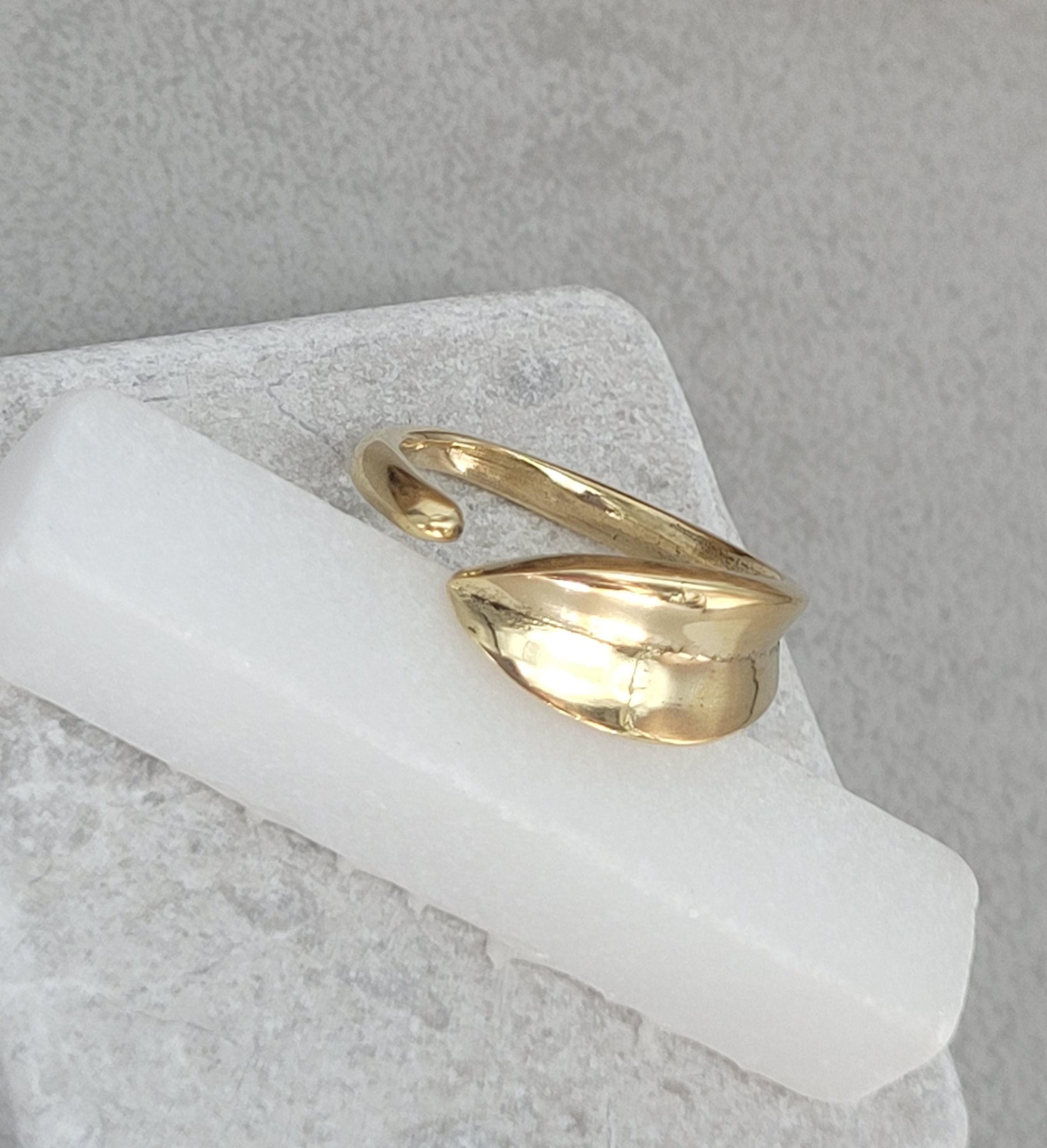 Simple golden ring / Adjustable / Brass / Minimal / Band / Gift / Elegant / Delicate / Bold / Cute / Brass jewellery
