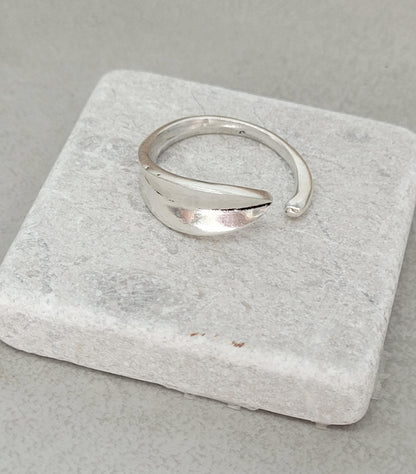 Simple silver ring / Adjustable / Silver / Minimal / Band / Gift / Elegant / Delicate / Bold / Cute / Brass jewellery