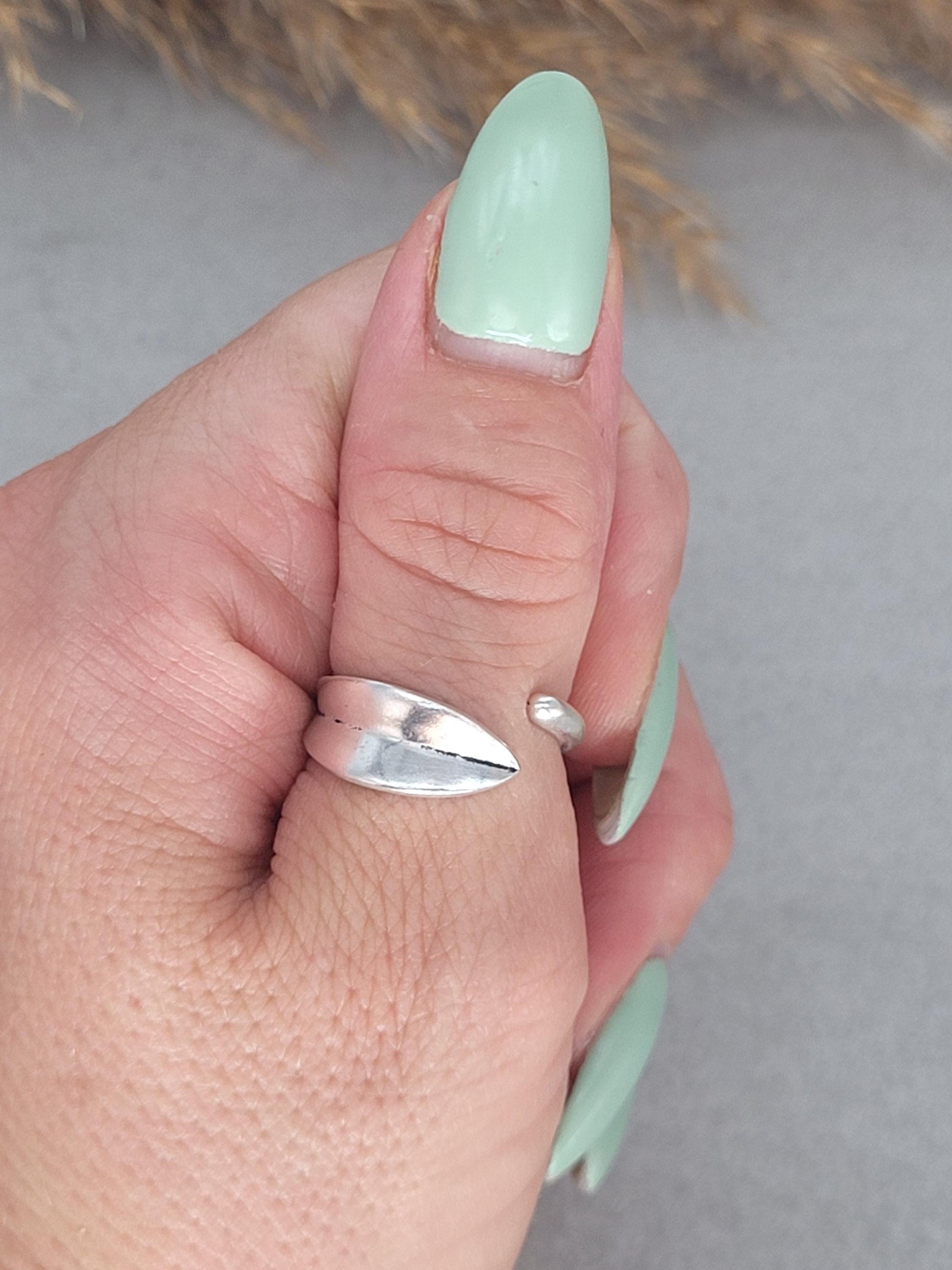 Simple silver ring / Adjustable / Silver / Minimal / Band / Gift / Elegant / Delicate / Bold / Cute / Brass jewellery