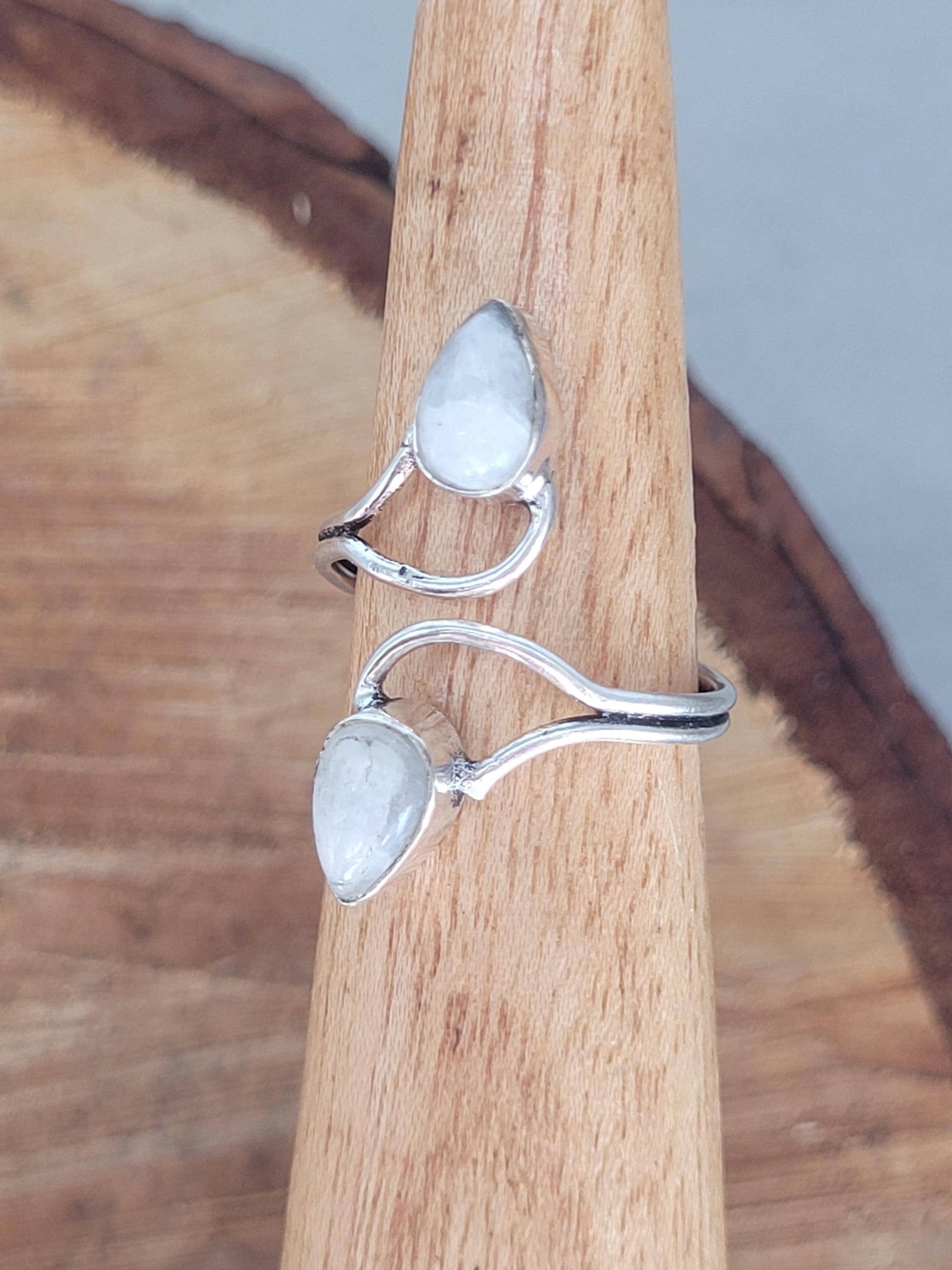 Silver adjustable moonstone stone ring / pretty / Cute / Gift / Jewellery / Wedding / Ethnic / Free delivery / Birthstone