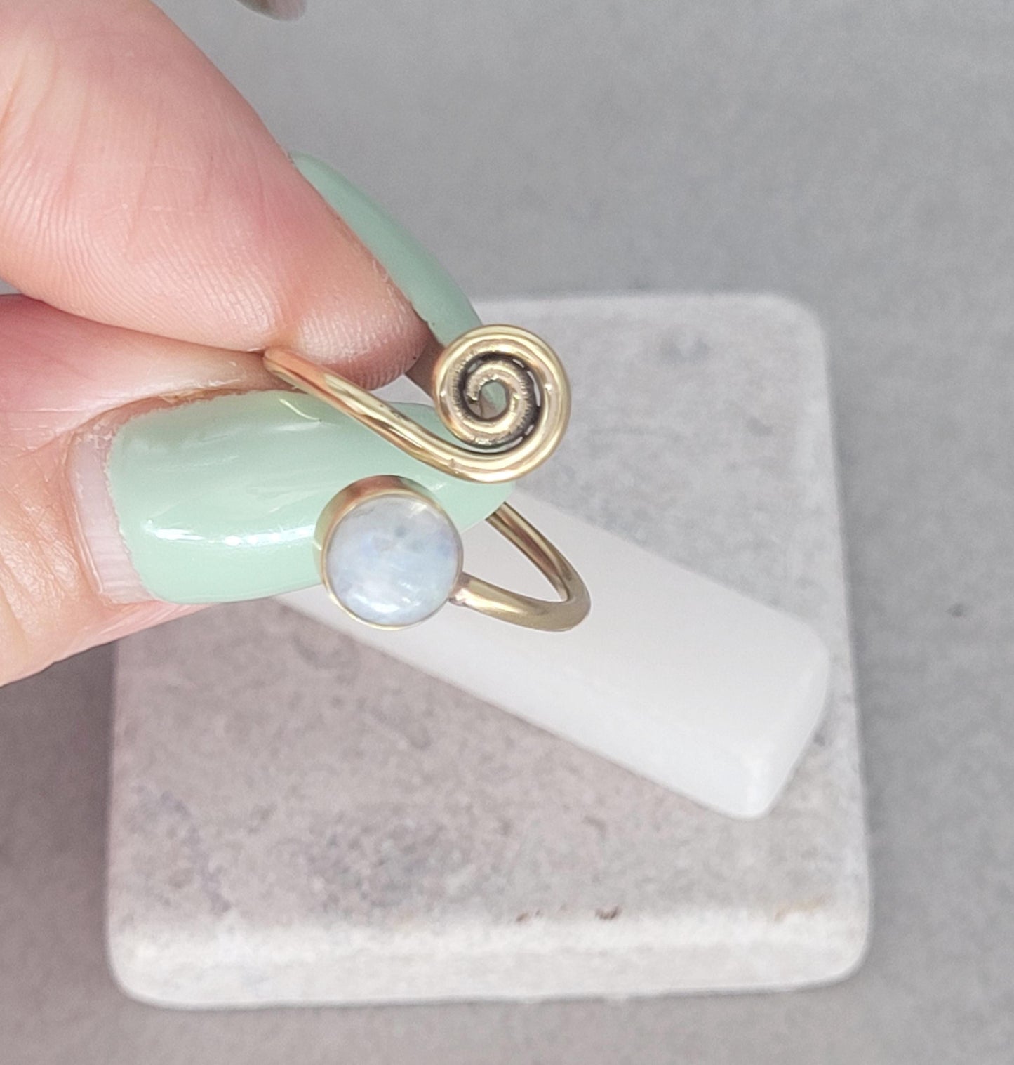 Adjustable golden ring / Simple / Bohemian / Gift / Cute / Minimal / Minimalist / Hers / Brass