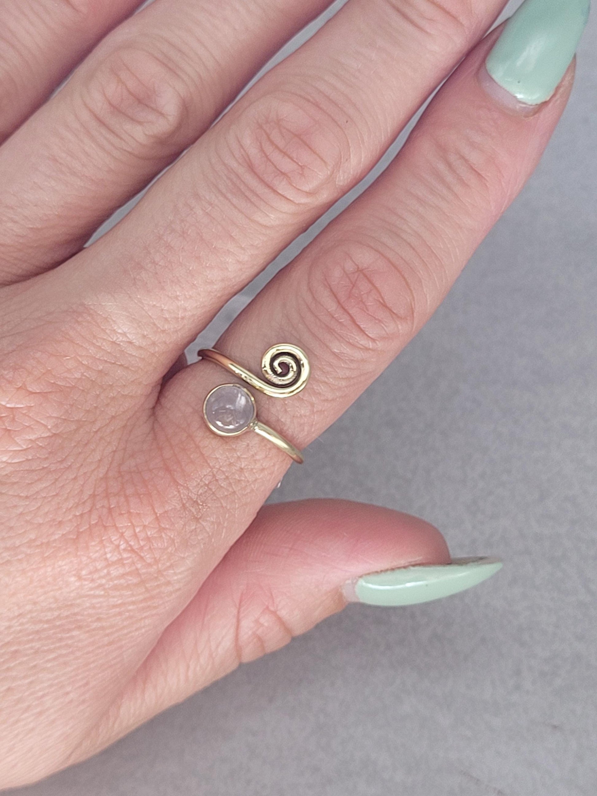 Adjustable golden ring / Simple / Bohemian / Gift / Cute / Minimal / Minimalist / Hers / Brass