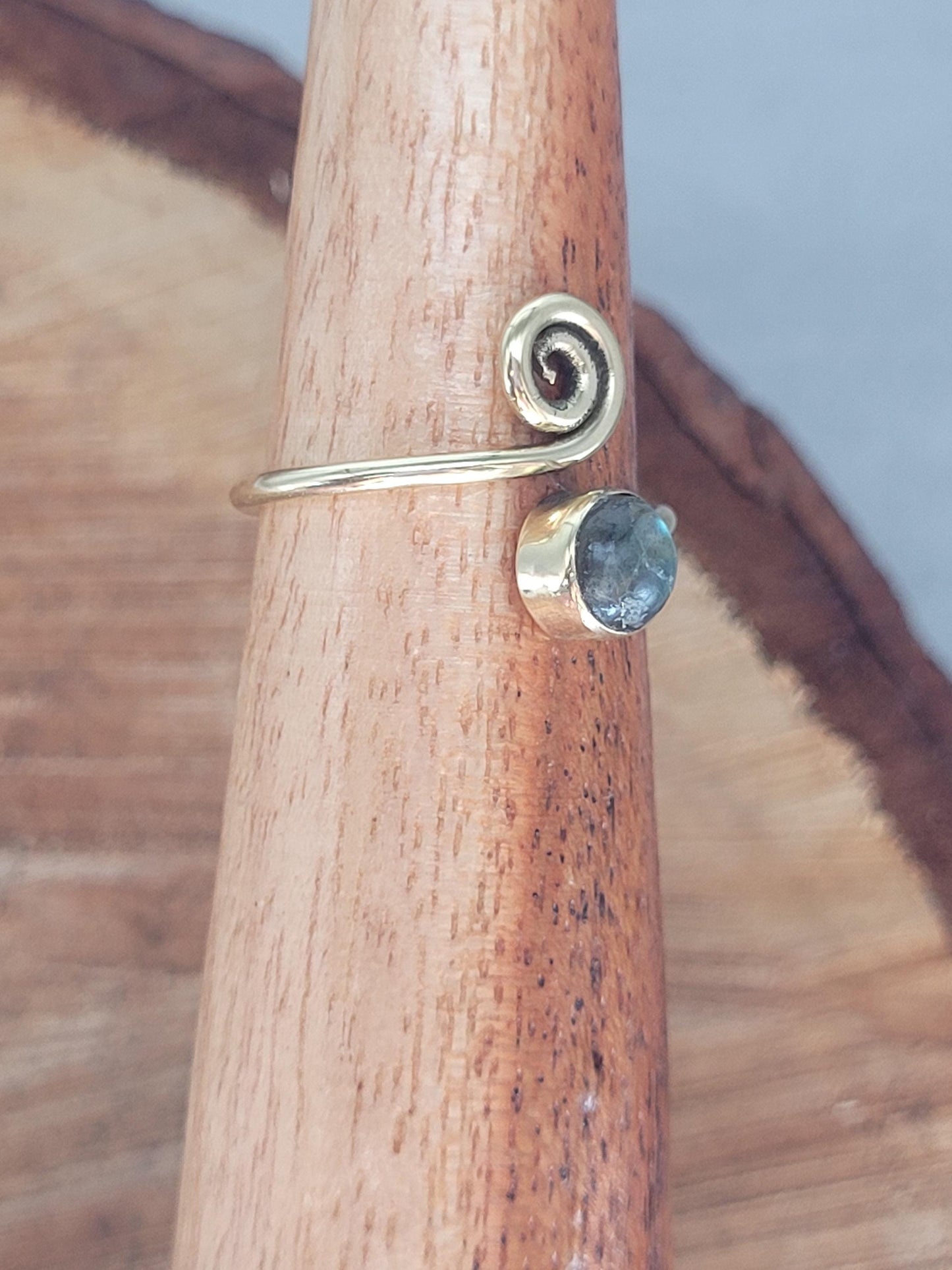 Adjustable golden ring / Simple / Bohemian / Gift / Cute / Minimal / Minimalist / Hers / Brass