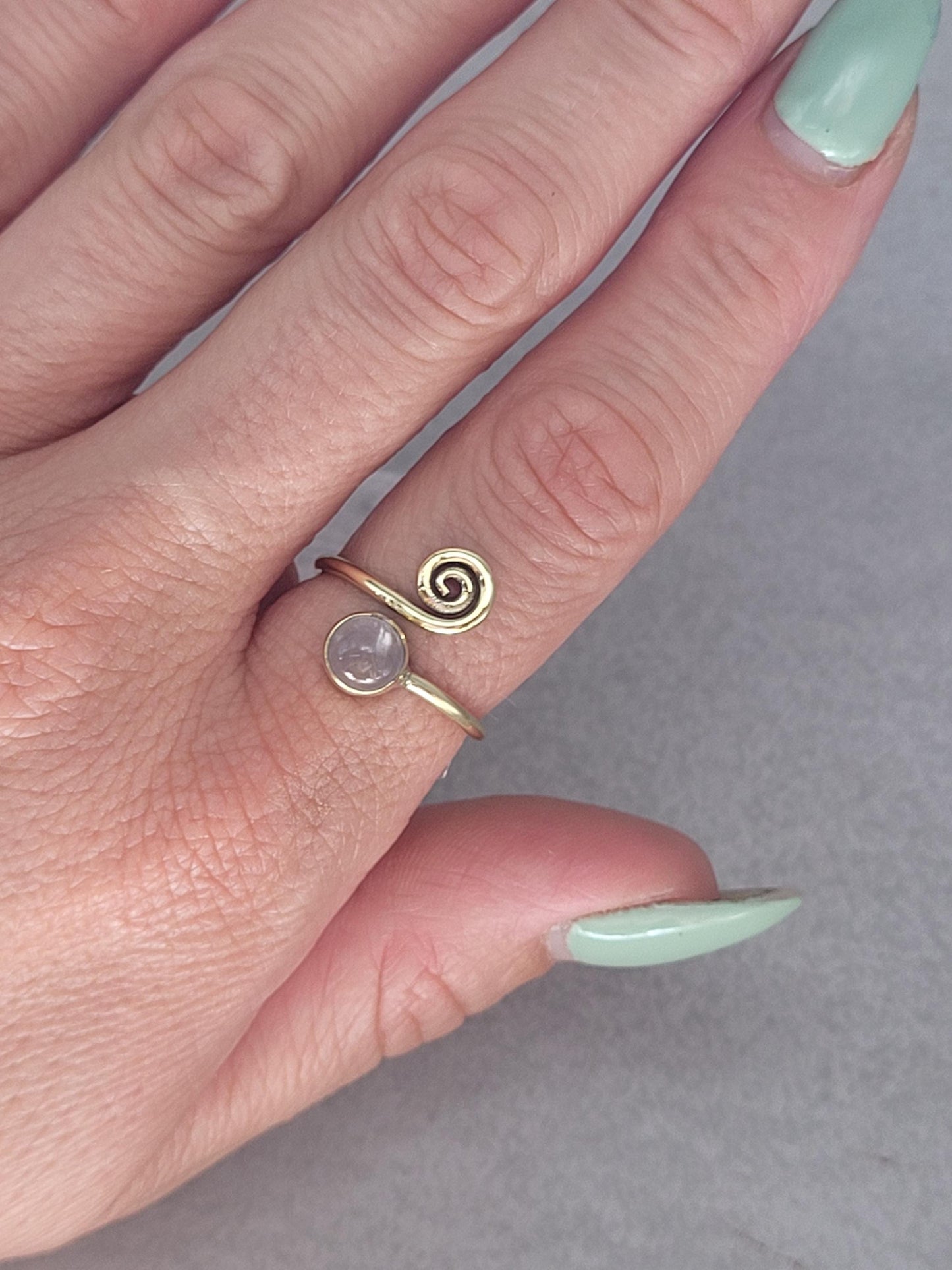 Adjustable golden ring / Simple / Bohemian / Gift / Cute / Minimal / Minimalist / Hers / Brass
