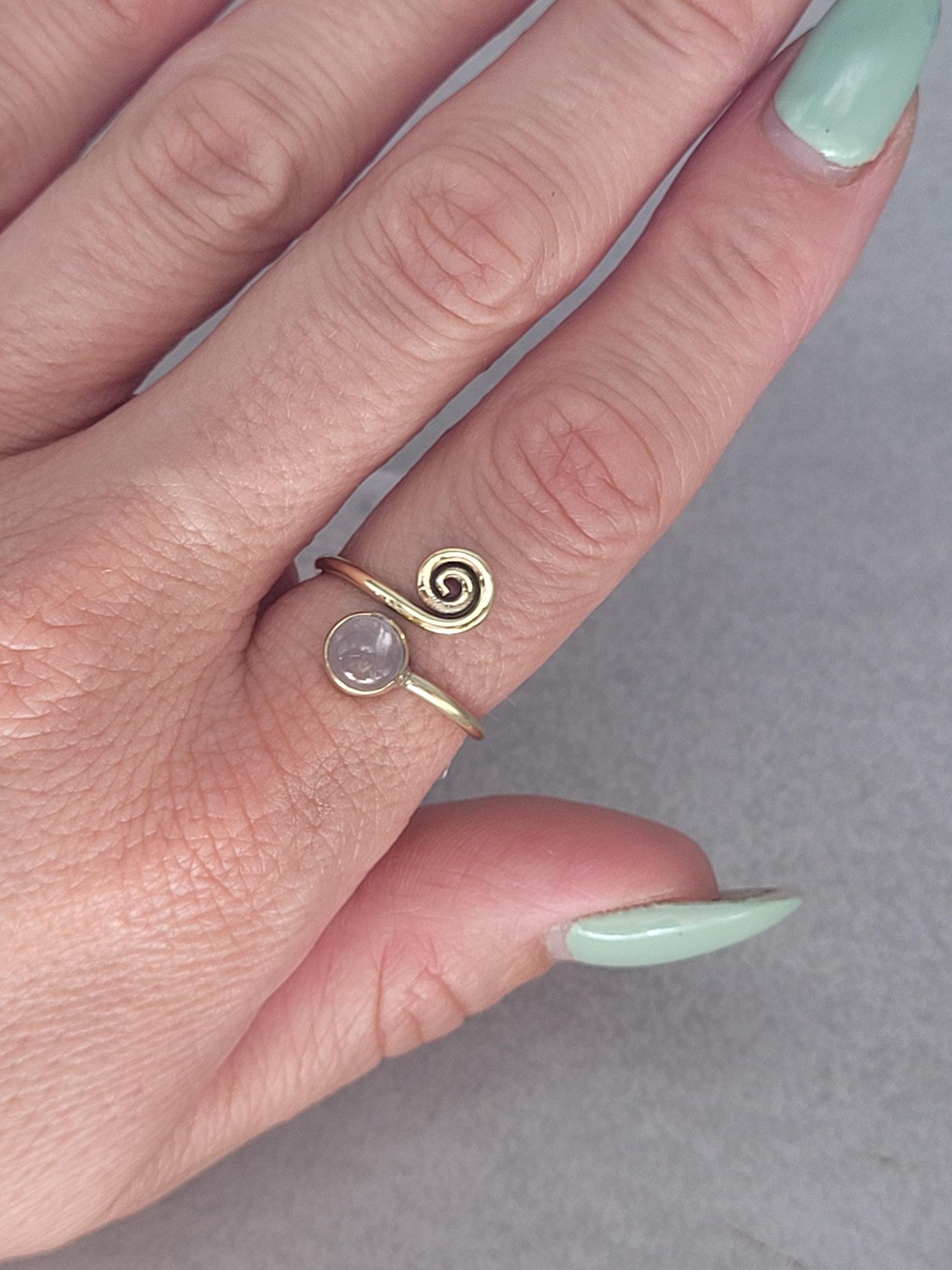 Adjustable golden ring / Simple / Bohemian / Gift / Cute / Minimal / Minimalist / Hers / Brass