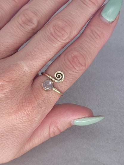 Adjustable golden ring / Simple / Bohemian / Gift / Cute / Minimal / Minimalist / Hers / Brass