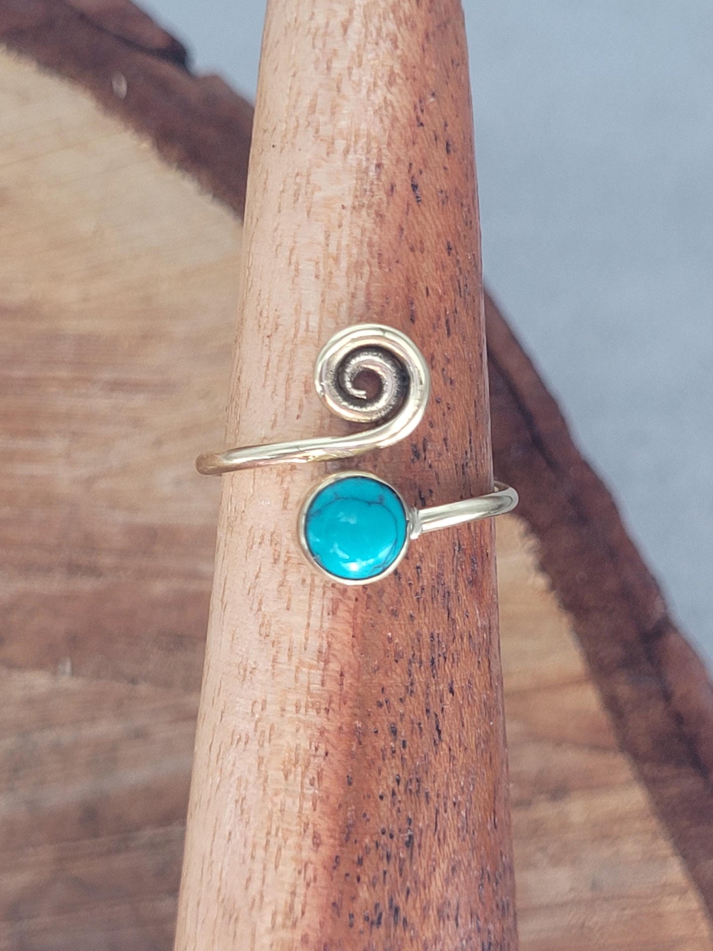 Adjustable golden ring / Simple / Bohemian / Gift / Cute / Minimal / Minimalist / Hers / Brass