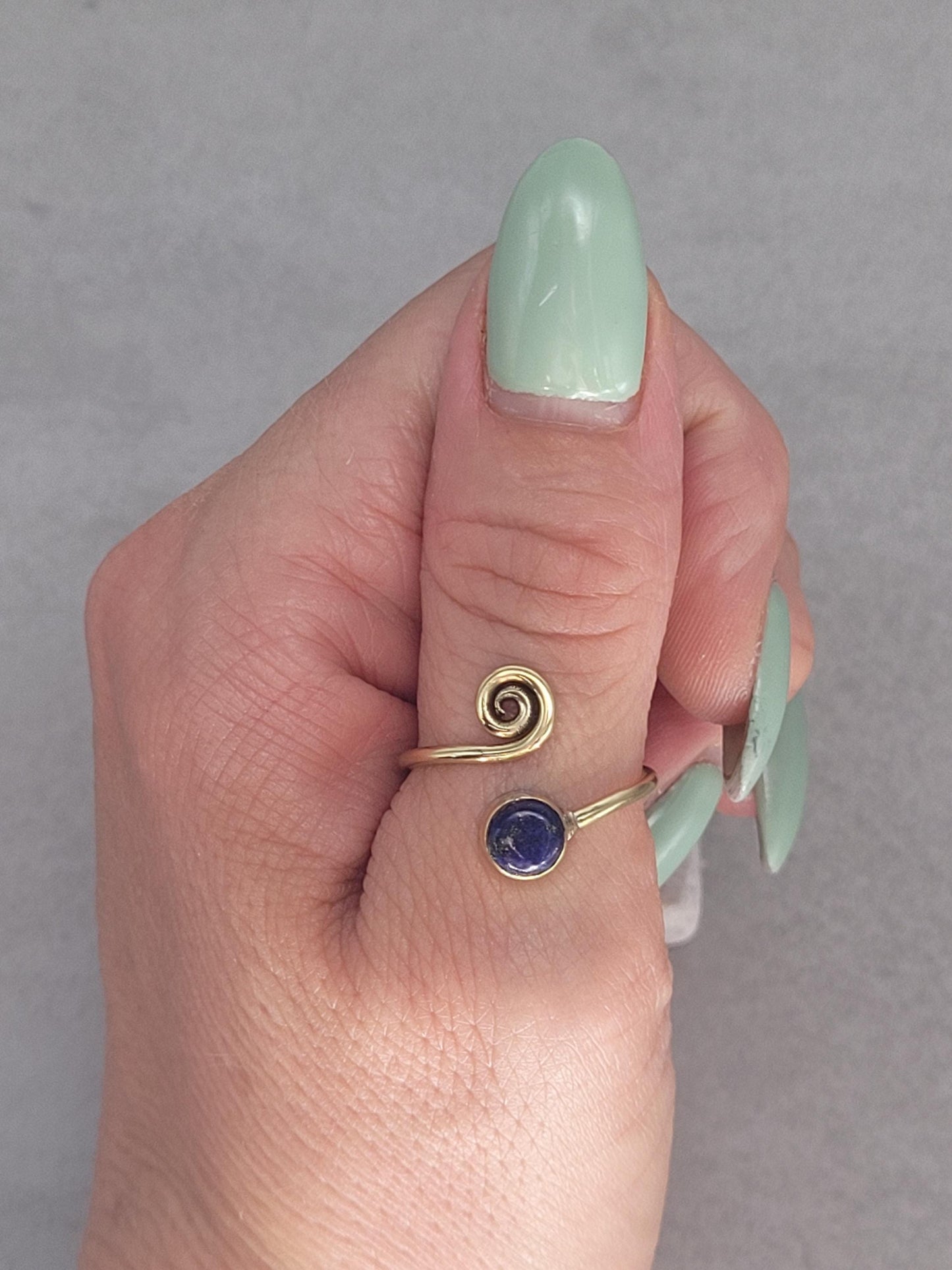 Adjustable golden ring / Simple / Bohemian / Gift / Cute / Minimal / Minimalist / Hers / Brass