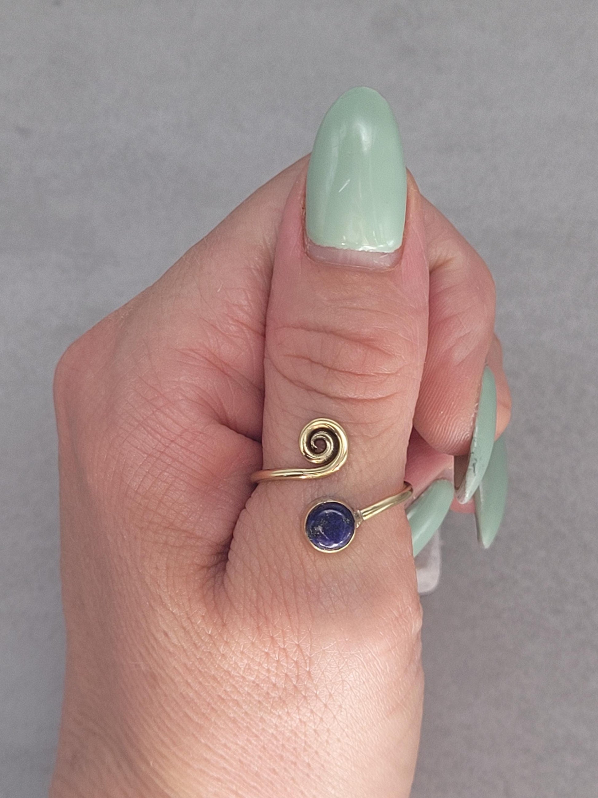 Adjustable golden ring / Simple / Bohemian / Gift / Cute / Minimal / Minimalist / Hers / Brass