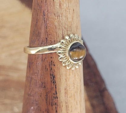 Golden sunflower ring / Simple / Simplicity / Sunflower charm / Nature-inspired style / Gift / Floral / Cute gift / Brass