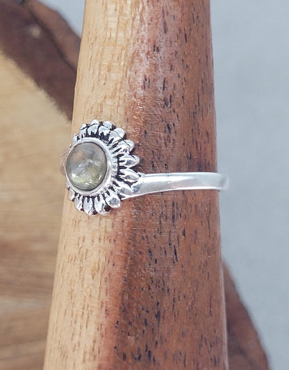 Silver sunflower ring / Simple / Simplicity / Sunflower charm / Nature-inspired style / Gift / Floral / Cute gift / Minimal