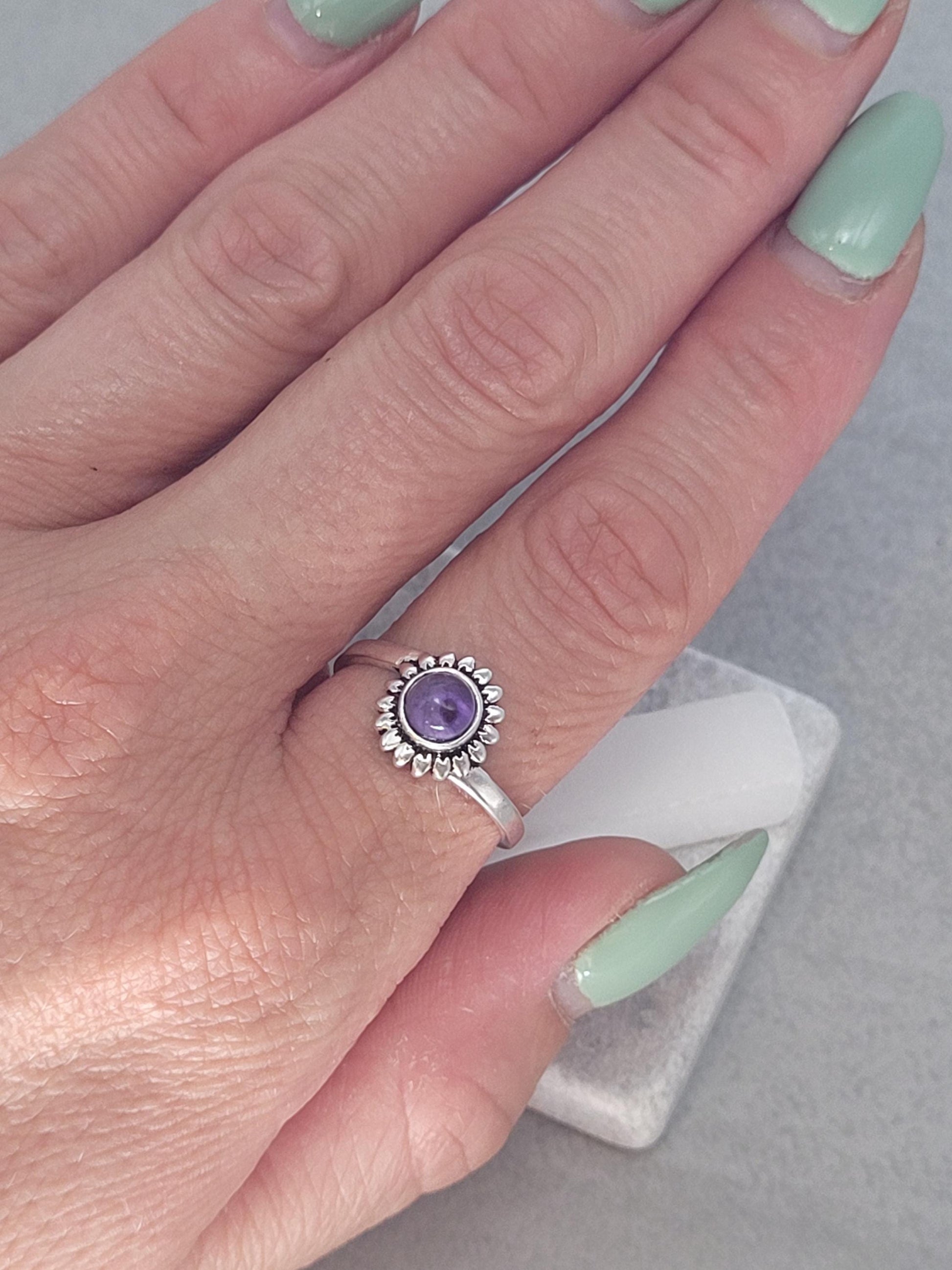 Silver sunflower ring / Simple / Simplicity / Sunflower charm / Nature-inspired style / Gift / Floral / Cute gift / Minimal