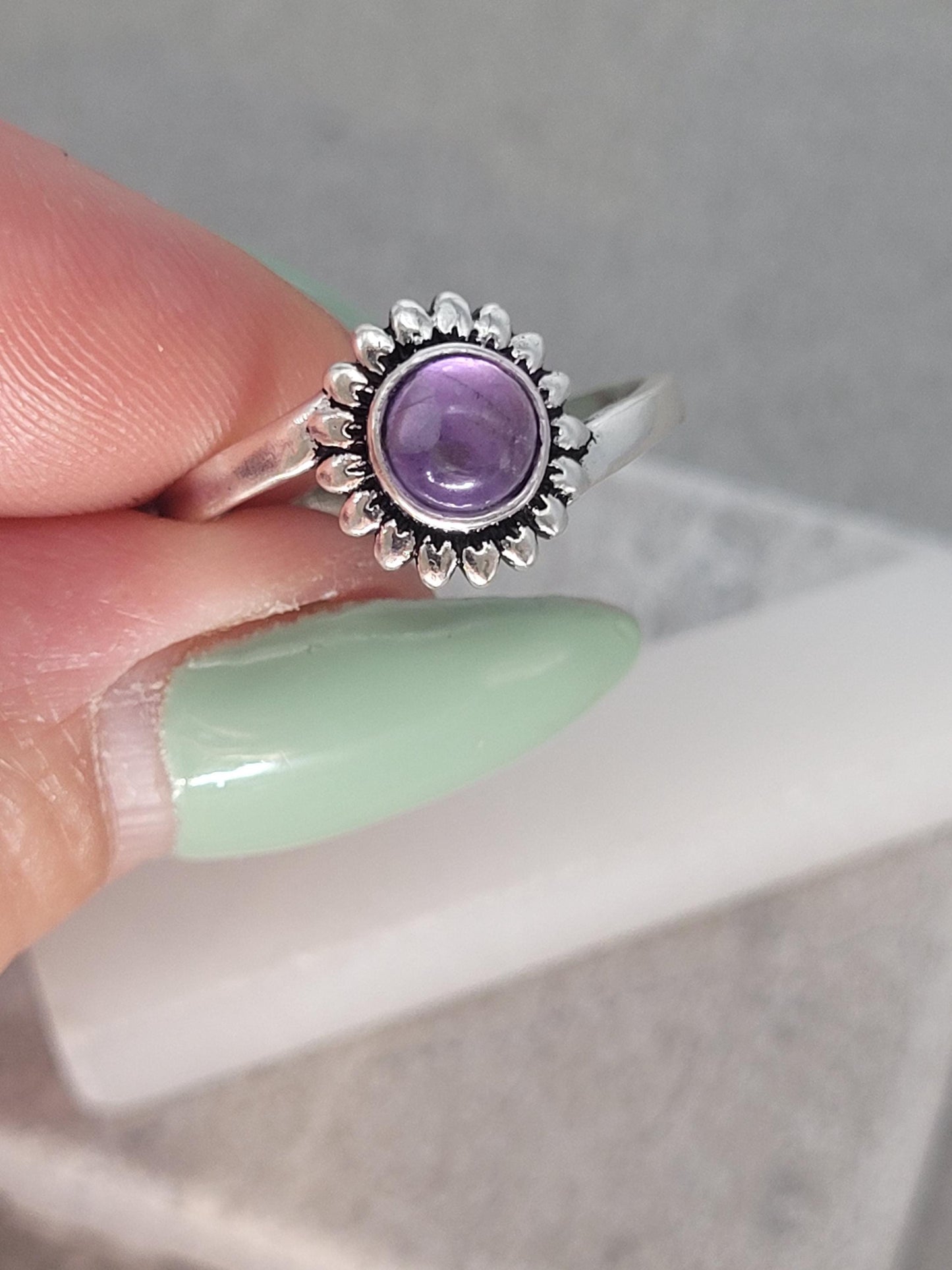Silver sunflower ring / Simple / Simplicity / Sunflower charm / Nature-inspired style / Gift / Floral / Cute gift / Minimal
