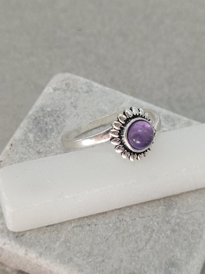 Silver sunflower ring / Simple / Simplicity / Sunflower charm / Nature-inspired style / Gift / Floral / Cute gift / Minimal