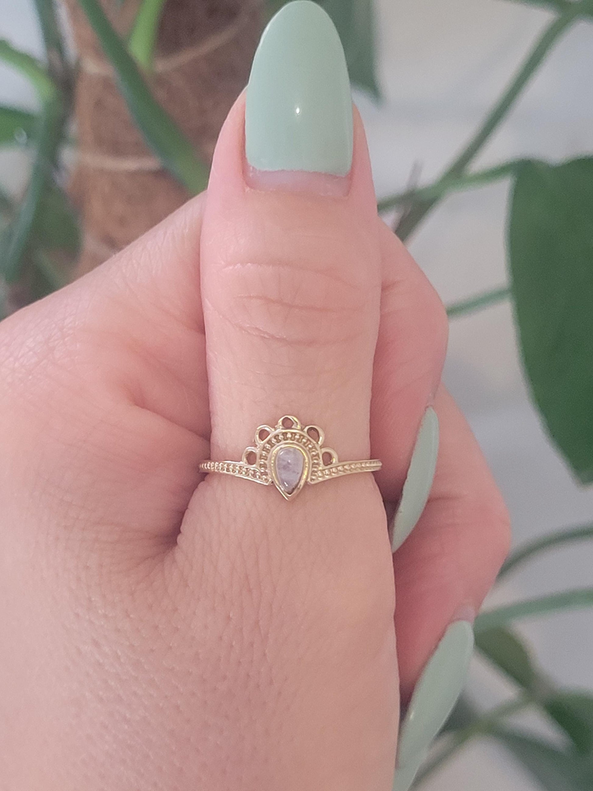 Golden ring / Simple / Simplicity / Flower / Nature-inspired style / Gift / Ethnic/ Cute gift / Brass / Elegant / Minimal range