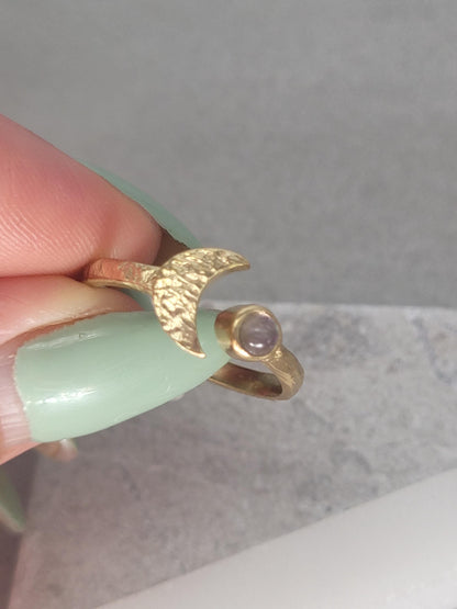 Hammered brass ring / Moon ring / Simple / Simplicity / Minimal / Gift / Elegant / Stackable rings / Hammered / Gold / Cute