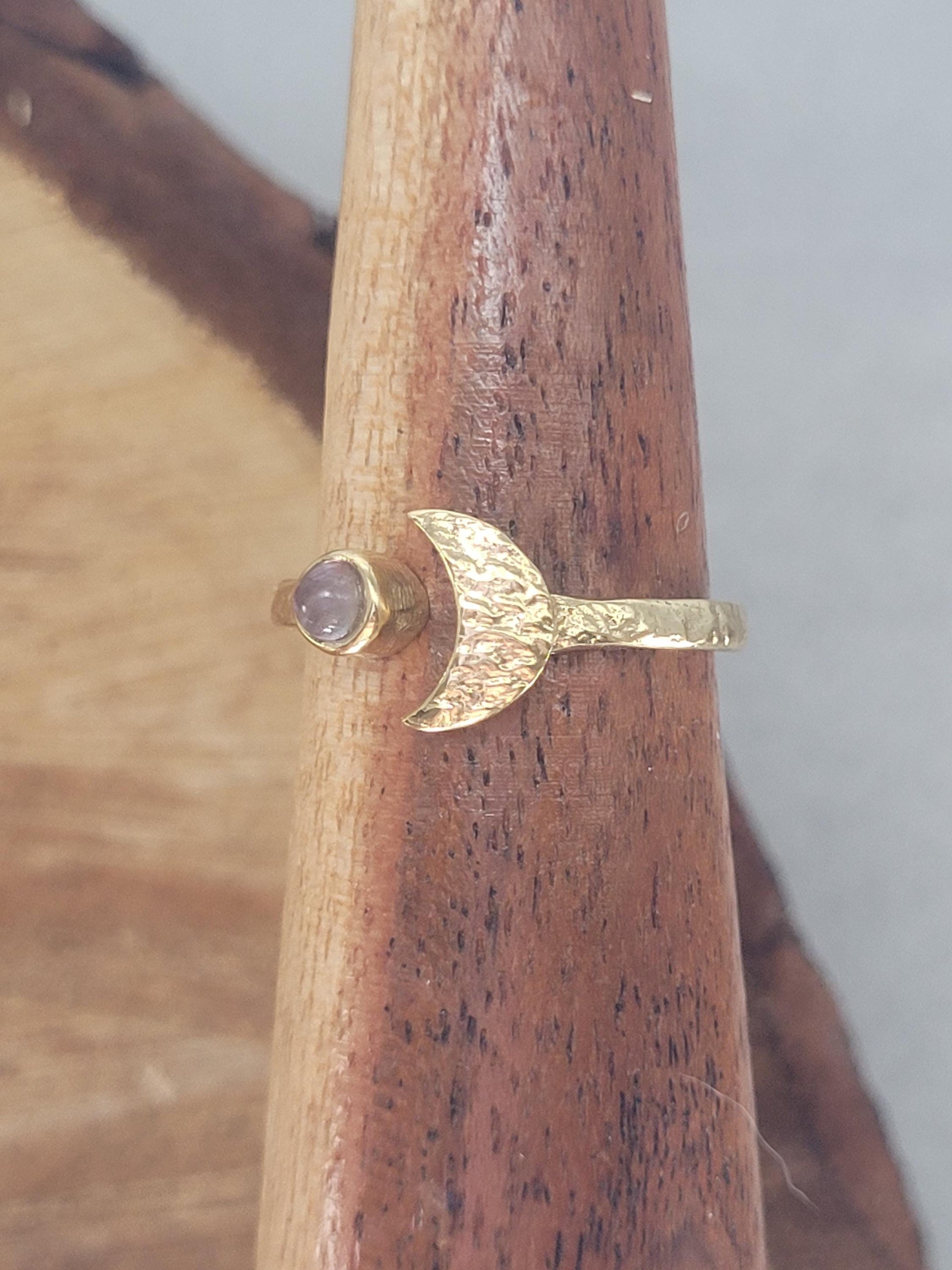 Hammered brass ring / Moon ring / Simple / Simplicity / Minimal / Gift / Elegant / Stackable rings / Hammered / Gold / Cute