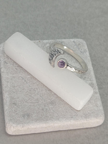 Hammered silver ring / Moon ring / Simple / Simplicity / Minimal / Gift / Elegant / Stackable rings / Hammered / Silver / Cute