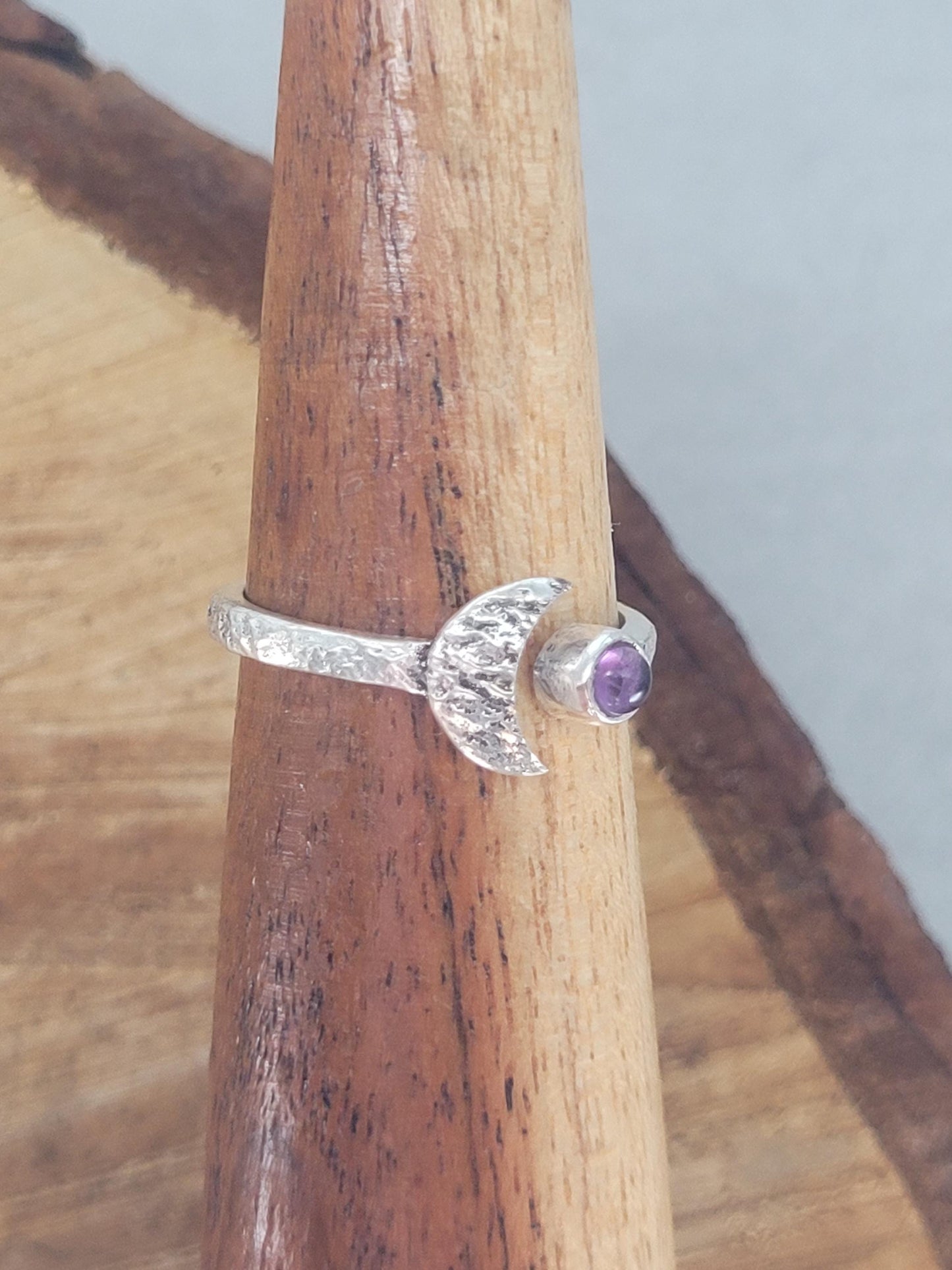 Hammered silver ring / Moon ring / Simple / Simplicity / Minimal / Gift / Elegant / Stackable rings / Hammered / Silver / Cute