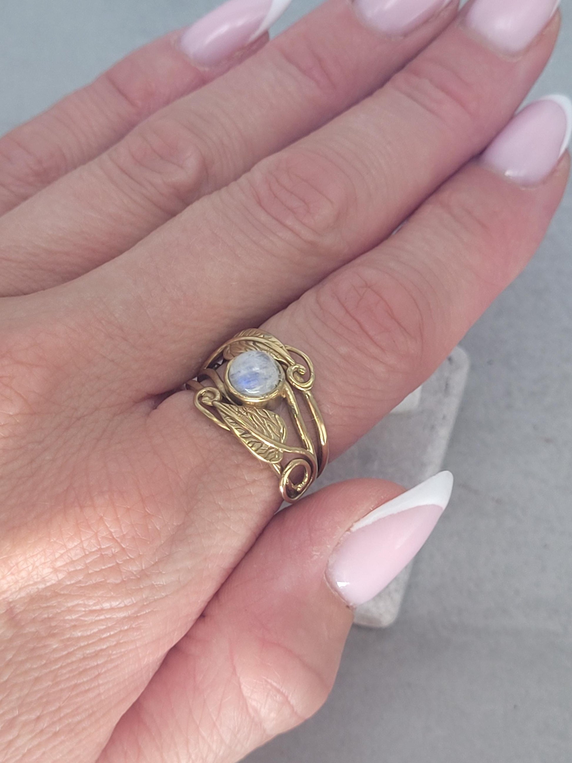 Gold feather ring / Statement / Gift / Ethnic / Elegant / Brass jewellery / Pretty / Gift idea / Detailed ring